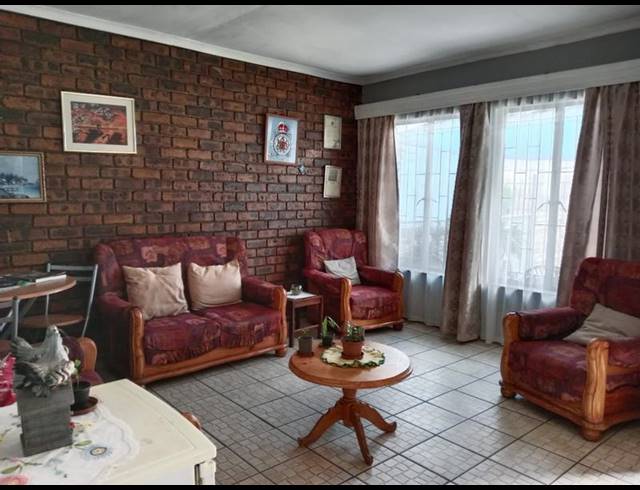 3 BEDROOM HOUSE FOR SALE IN BOKSBURG NORTH